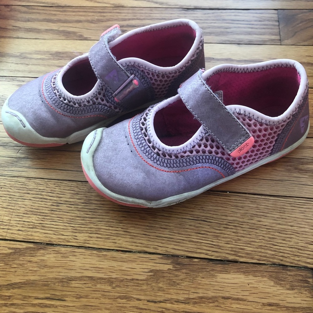 Plae girls tennis shoes